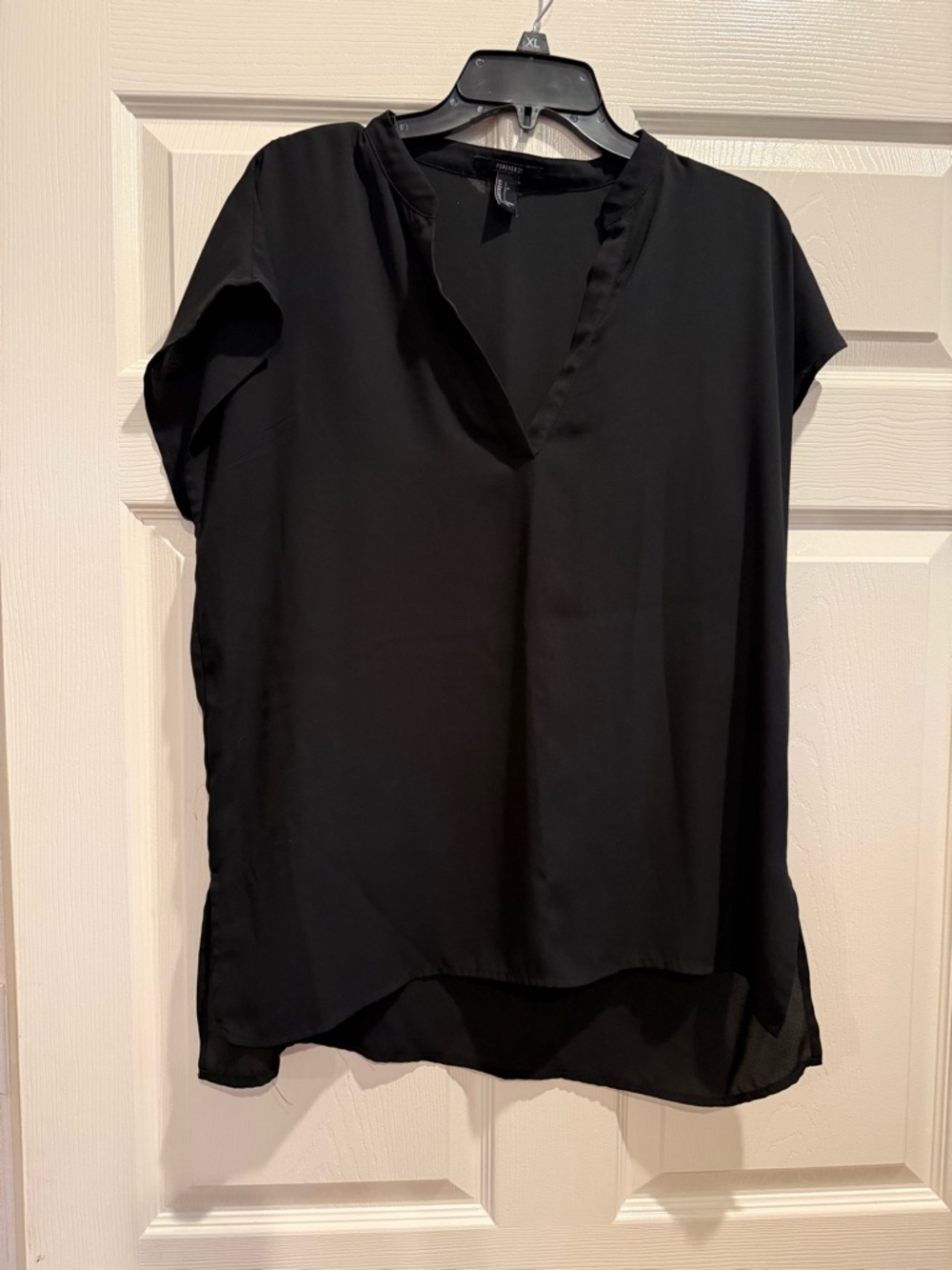 Forever 21 Black V-Neck Short Sleeve Blouse